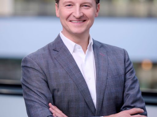 Julian Hohenstein